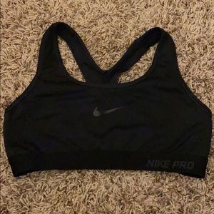 Nike pro sports bra